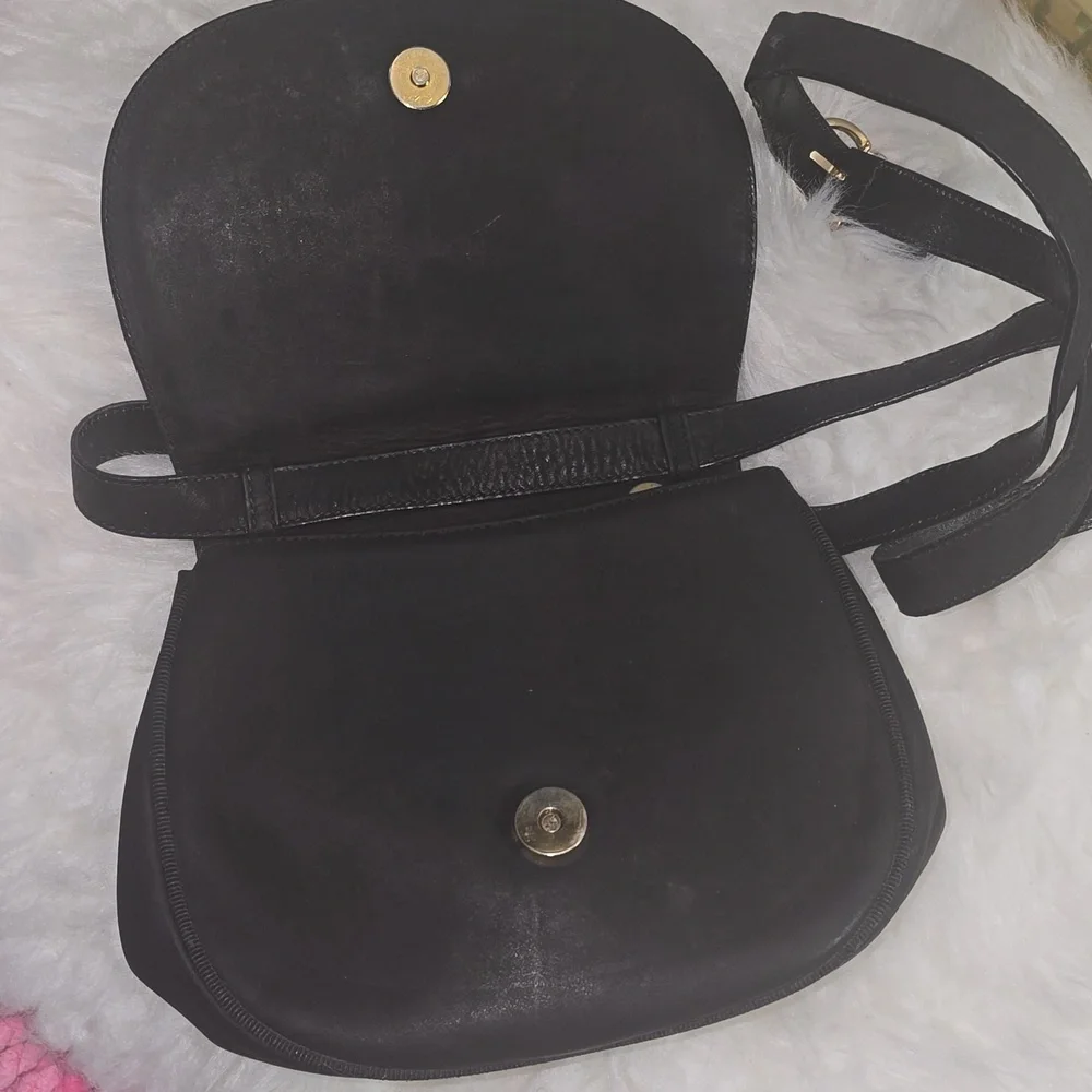 Salvatore‎ Ferragamo Black Leather Crossbody Bag
